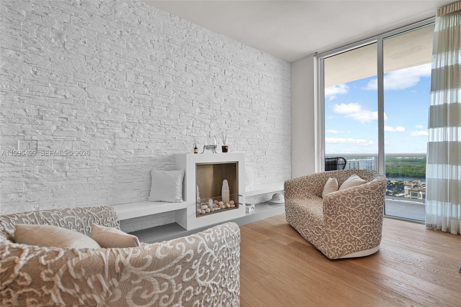 15901 Collins Ave #2405, Sunny Isles Beach FL 33160