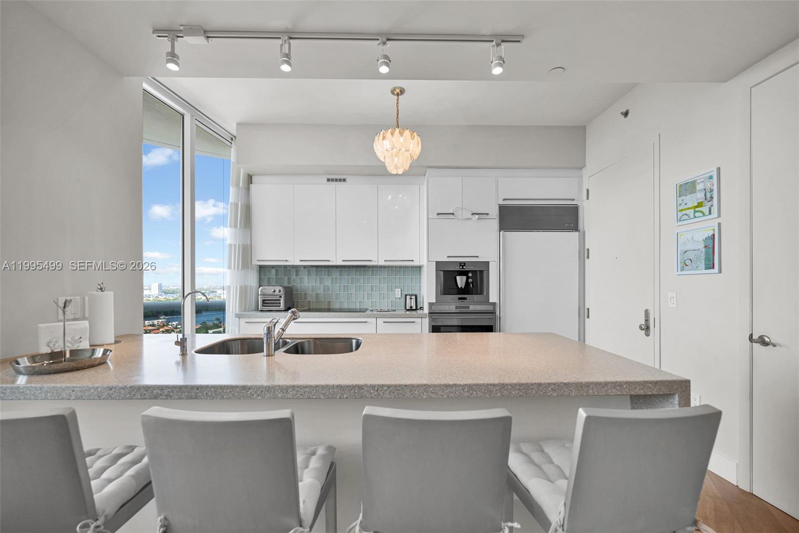 15901 Collins Ave #2405, Sunny Isles Beach FL 33160