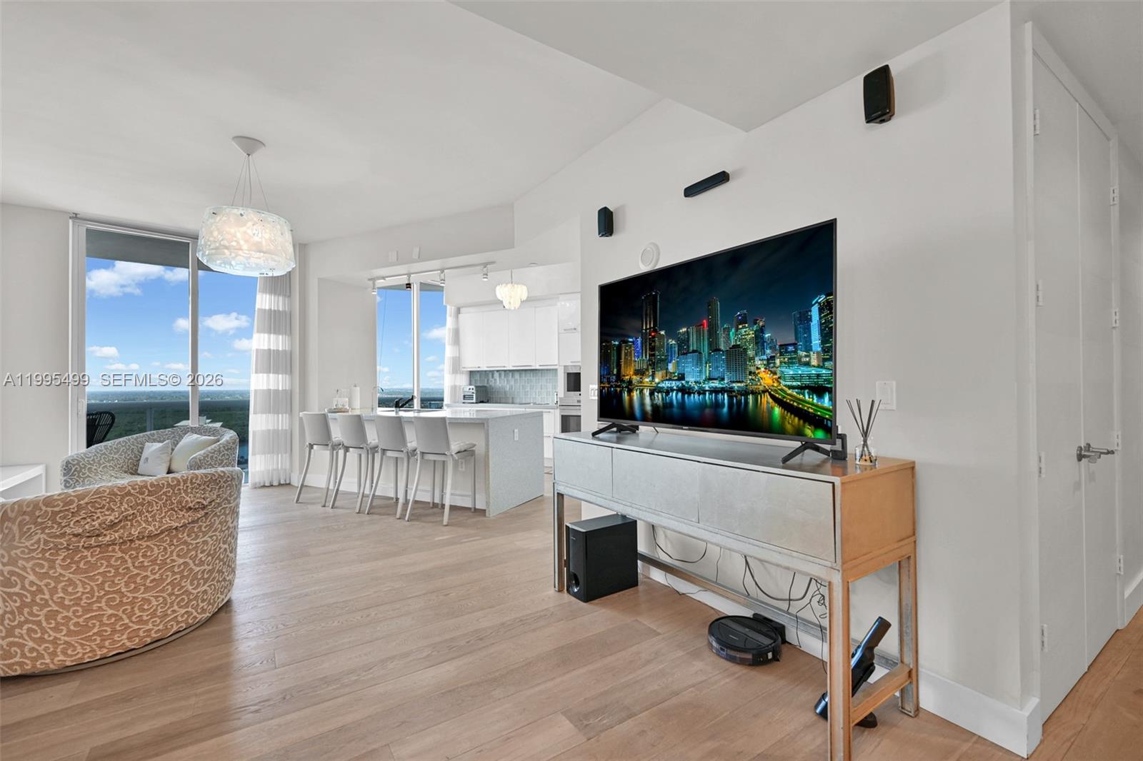 15901 Collins Ave #2405, Sunny Isles Beach FL 33160