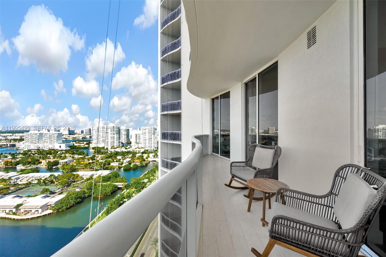 15901 Collins Ave #2405, Sunny Isles Beach FL 33160
