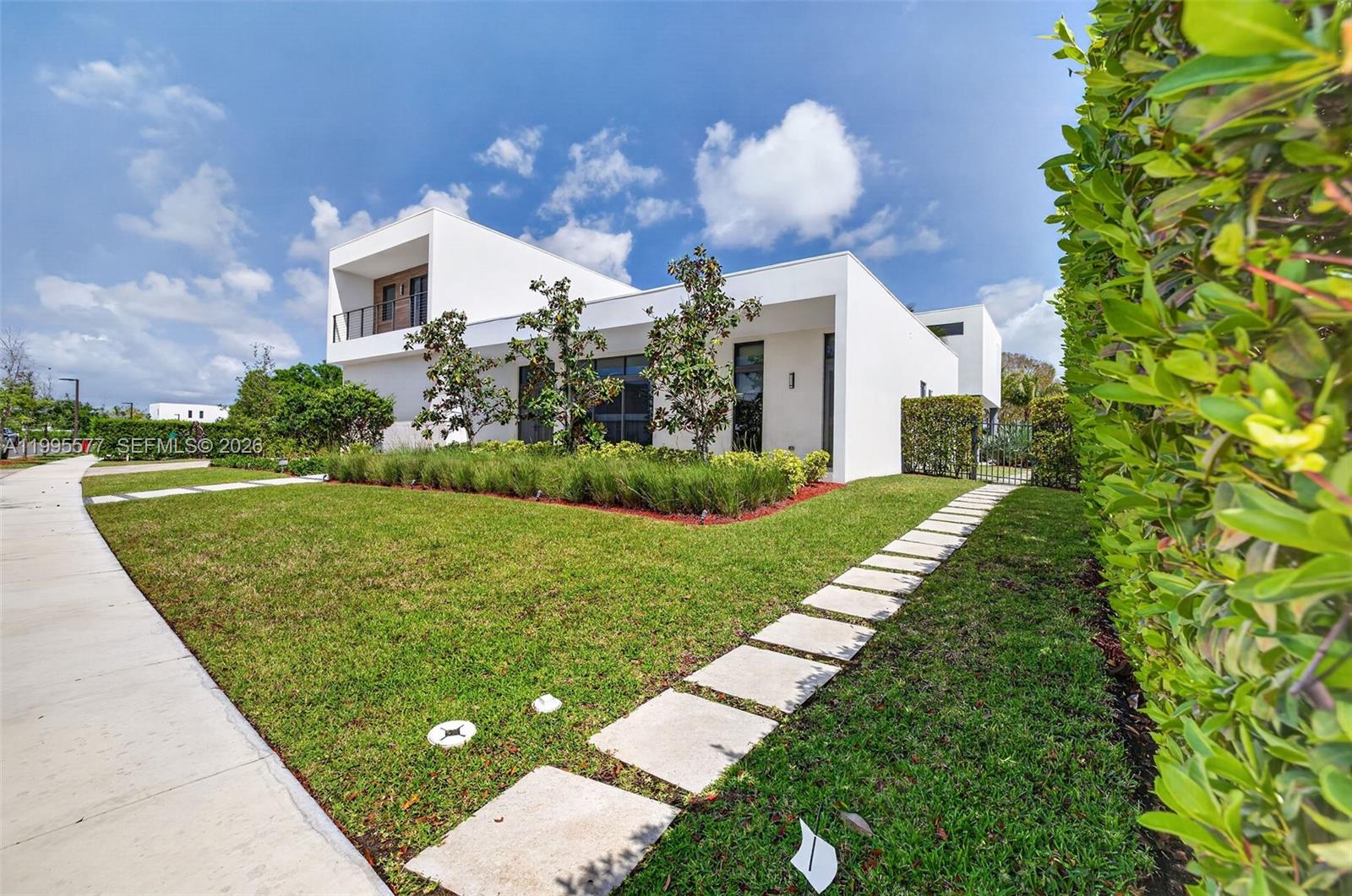 16709 Botaniko Drive North, Weston FL 33326