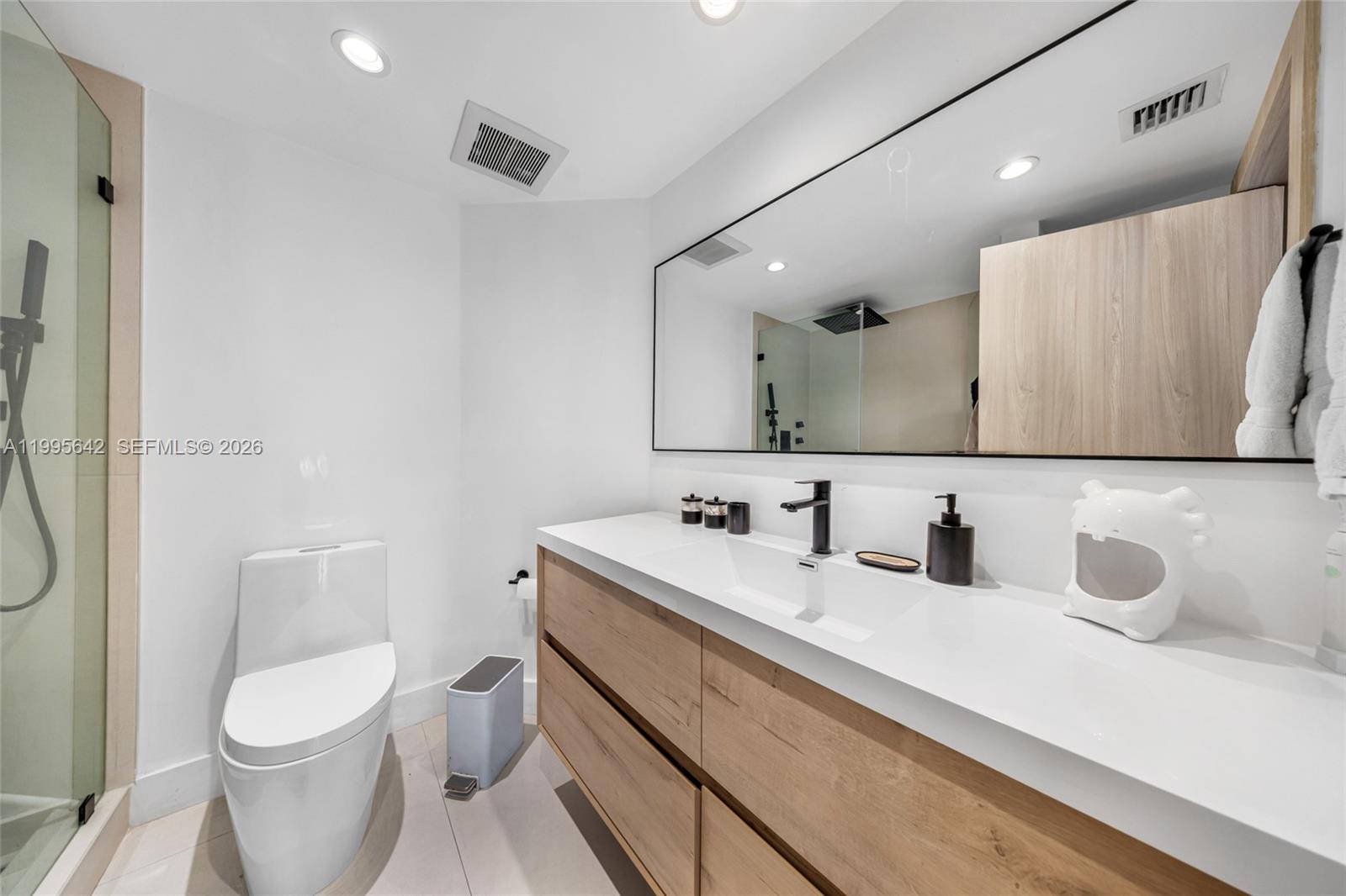 701 Brickell Key Blvd #1112, Miami FL 33131