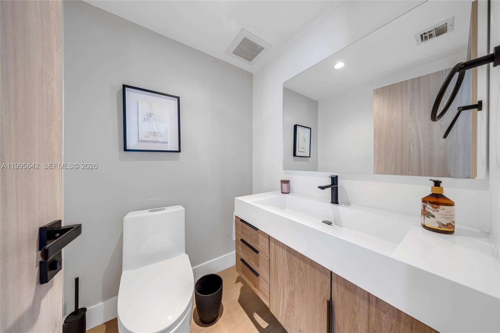 701 Brickell Key Blvd #1112, Miami FL 33131
