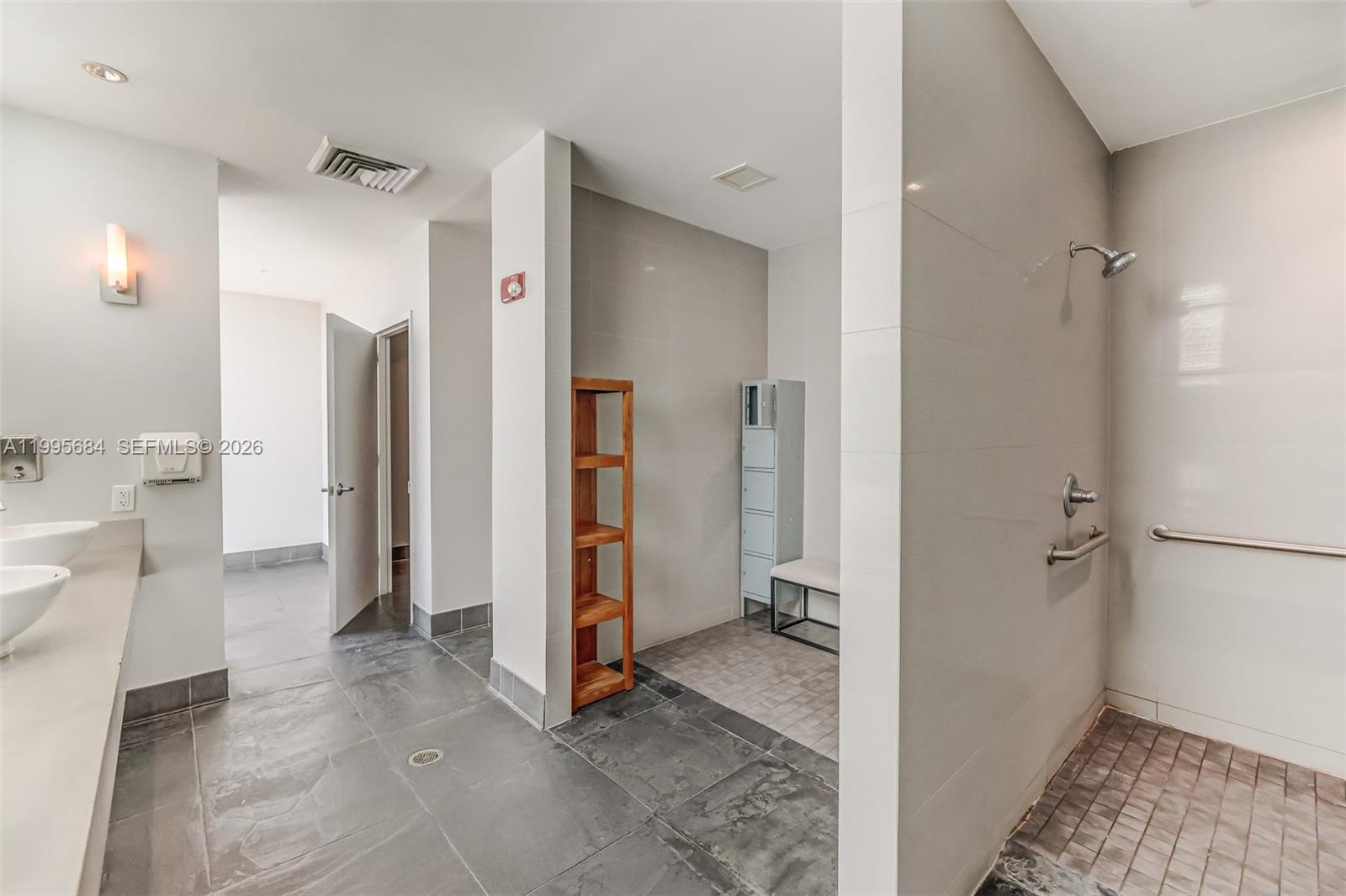 133 NE 2nd Ave #611, Miami FL 33132