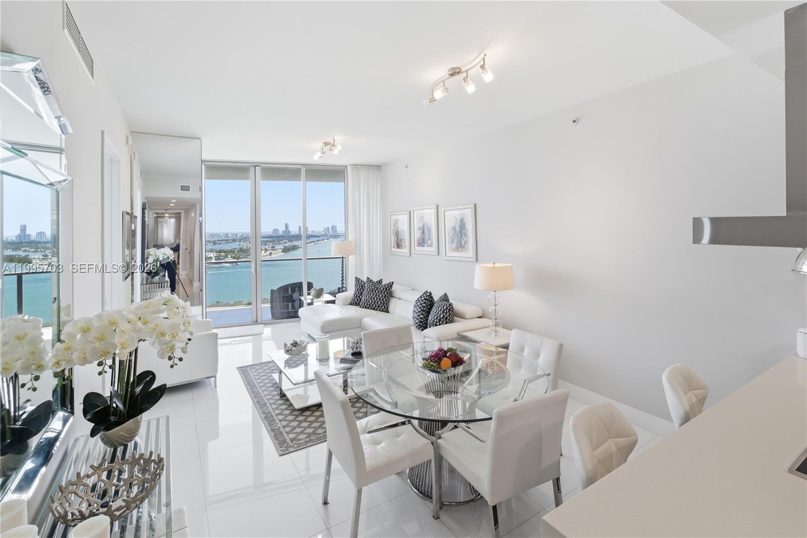 1100 Biscayne Blvd #2902, Miami FL 33132
