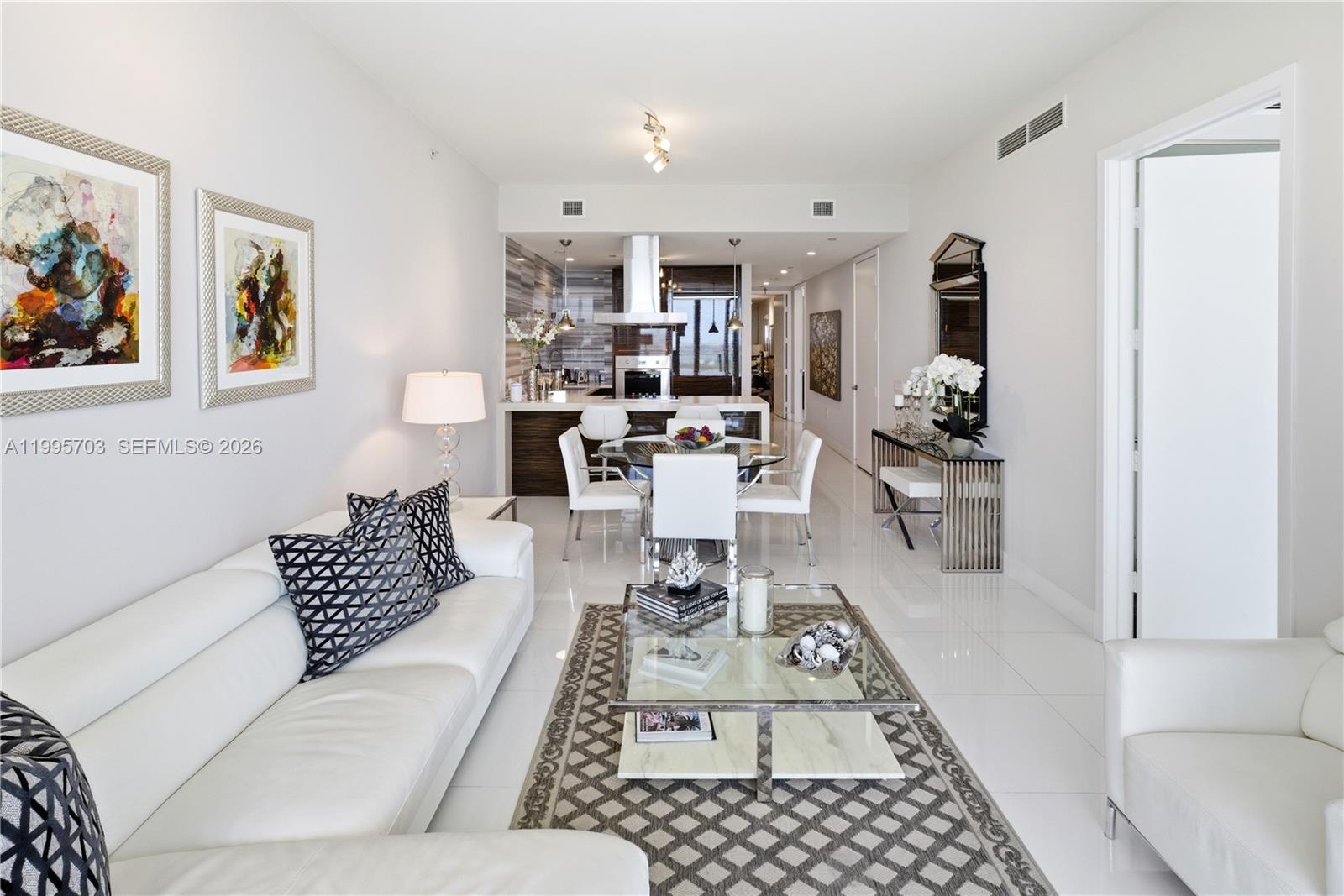 1100 Biscayne Blvd #2902, Miami FL 33132