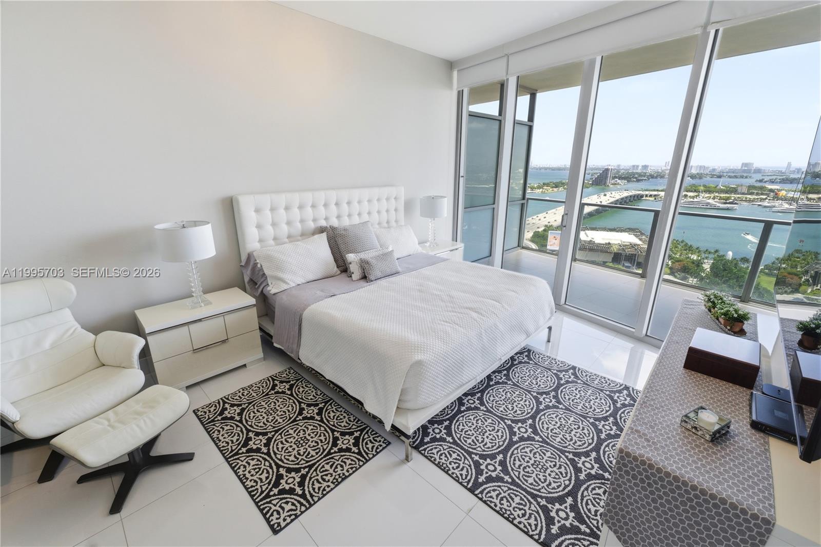 1100 Biscayne Blvd #2902, Miami FL 33132
