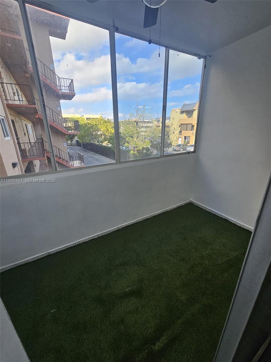 6055 W 19th Ave #209, Hialeah FL 33012