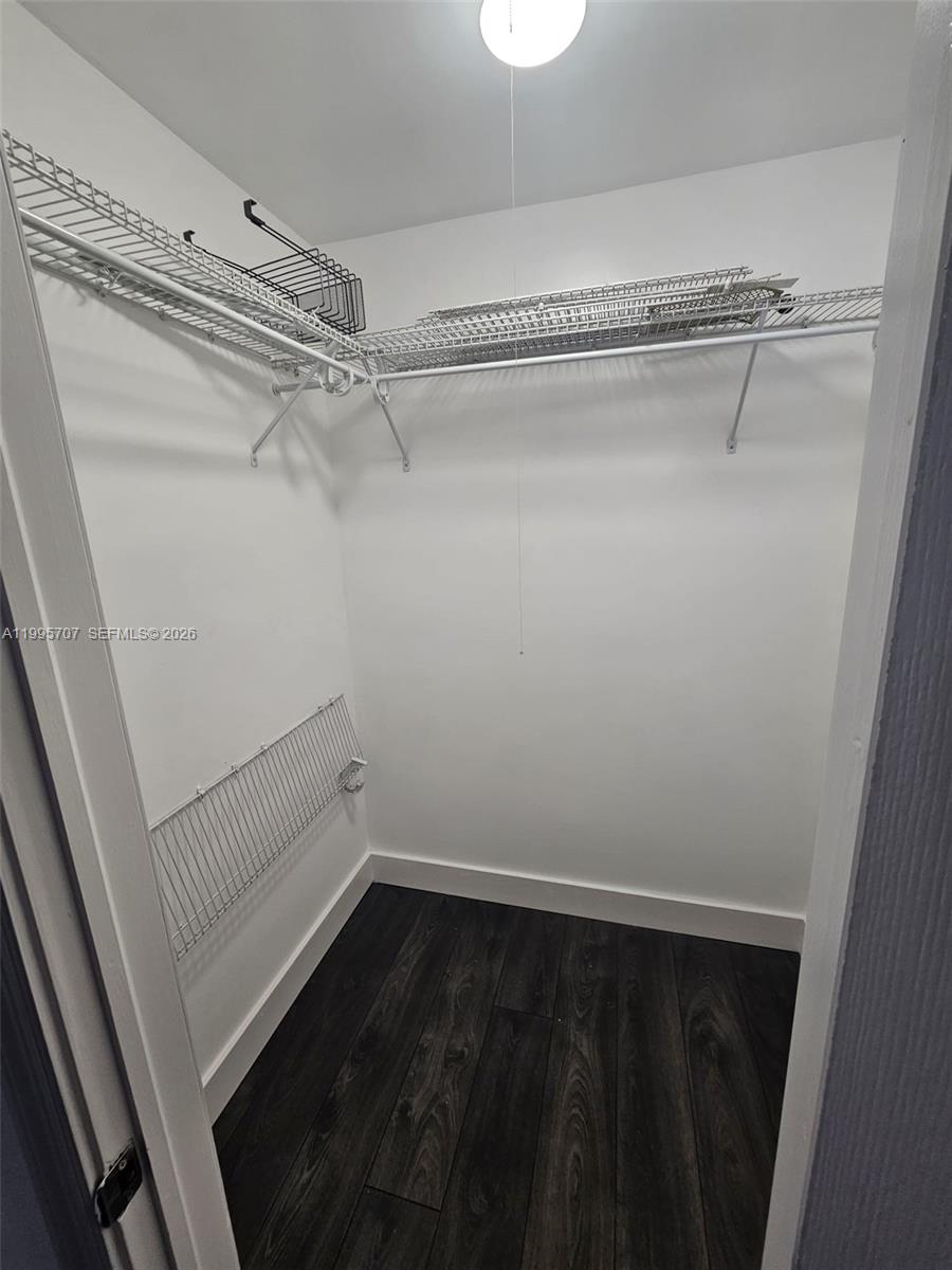 6055 W 19th Ave #209, Hialeah FL 33012