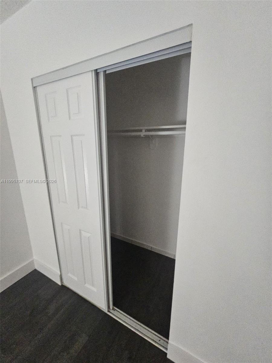 6055 W 19th Ave #209, Hialeah FL 33012