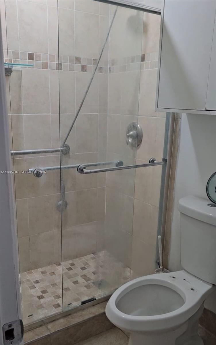6055 W 19th Ave #209, Hialeah FL 33012