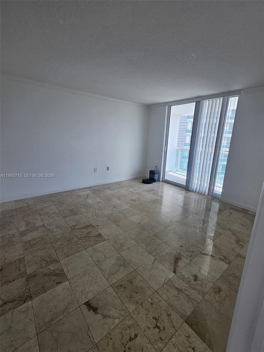 2101 Brickell Ave #2111, Miami FL 33129