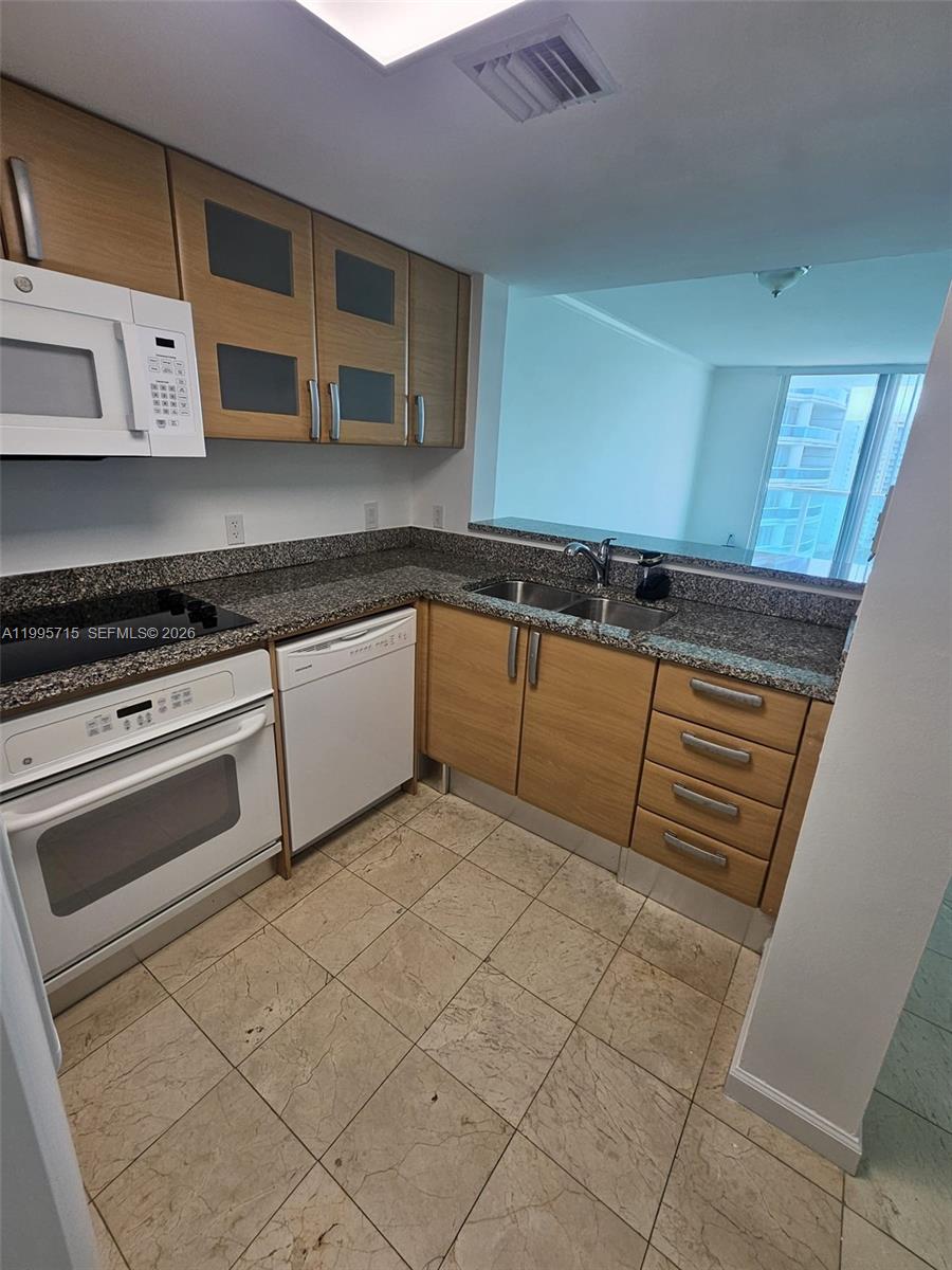 2101 Brickell Ave #2111, Miami FL 33129