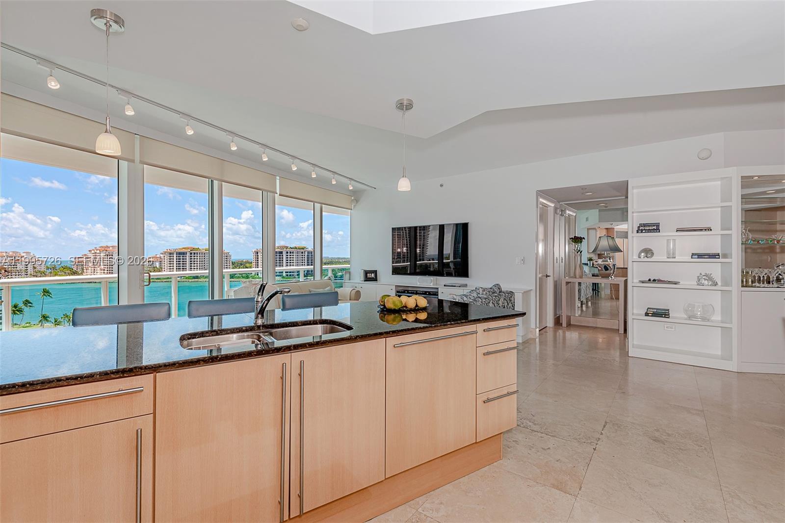 1000 S Pointe Drive #905, Miami Beach FL 33139