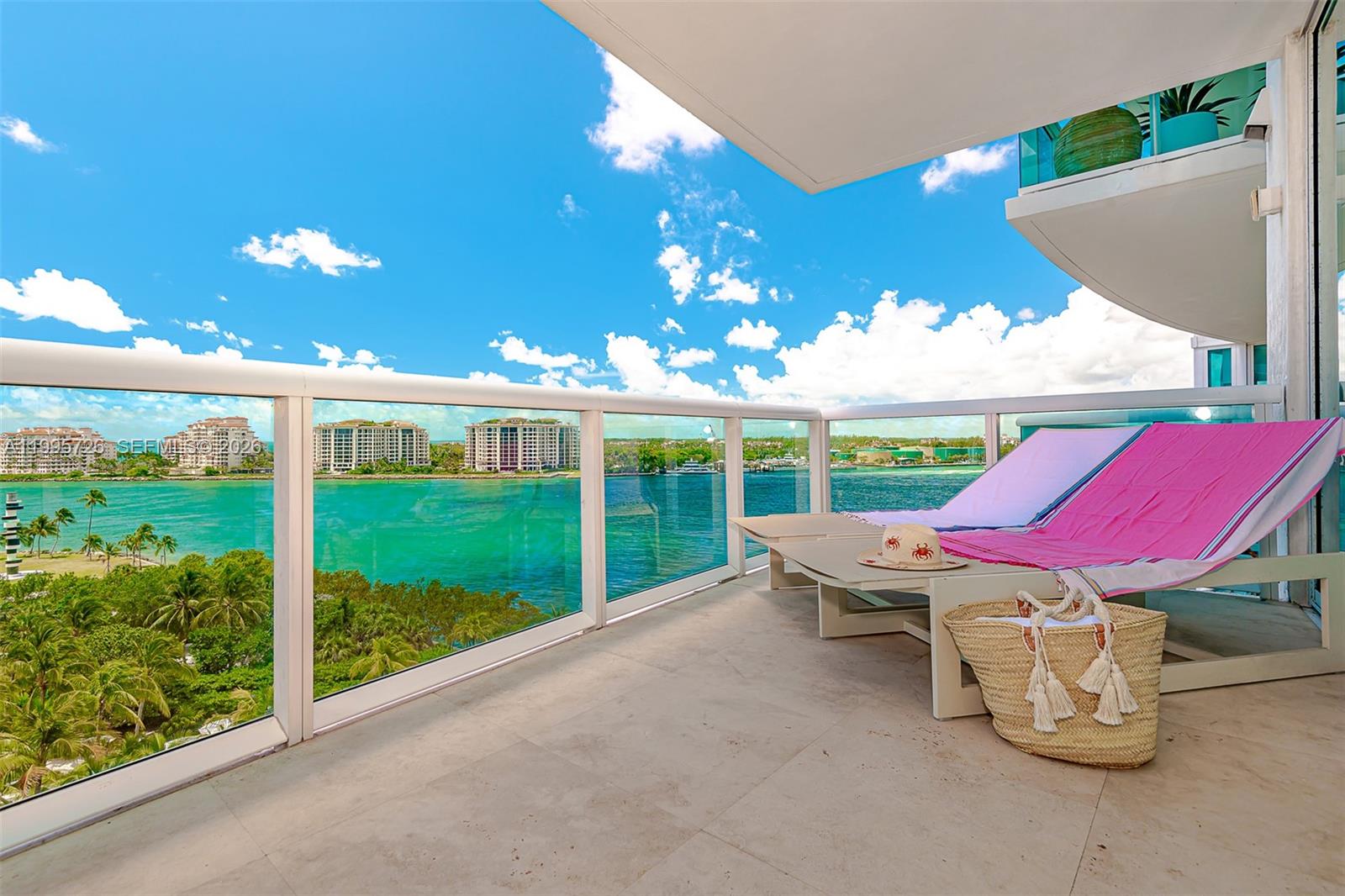 1000 S Pointe Drive #905, Miami Beach FL 33139
