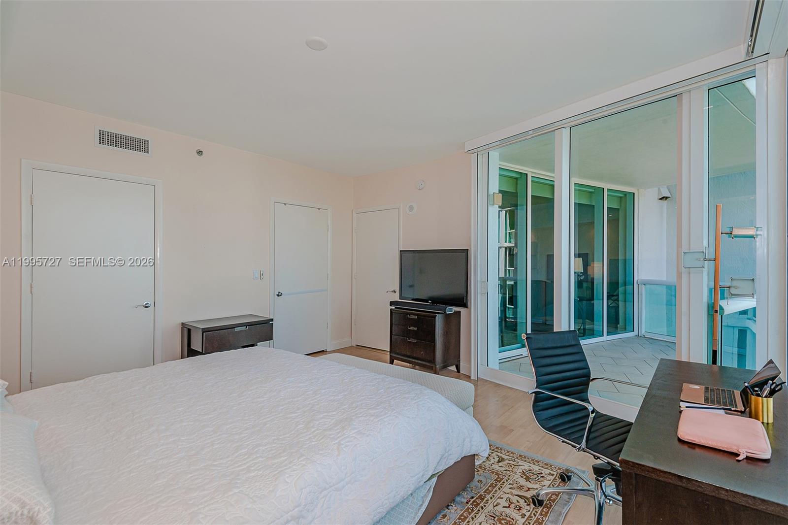 1000 S Pointe dr #906, Miami Beach FL 33139