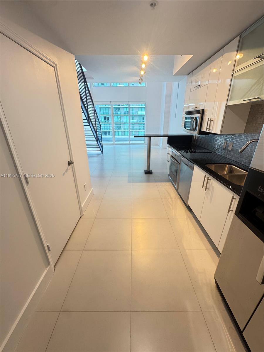 60 SW 13th St #2606, Miami FL 33130
