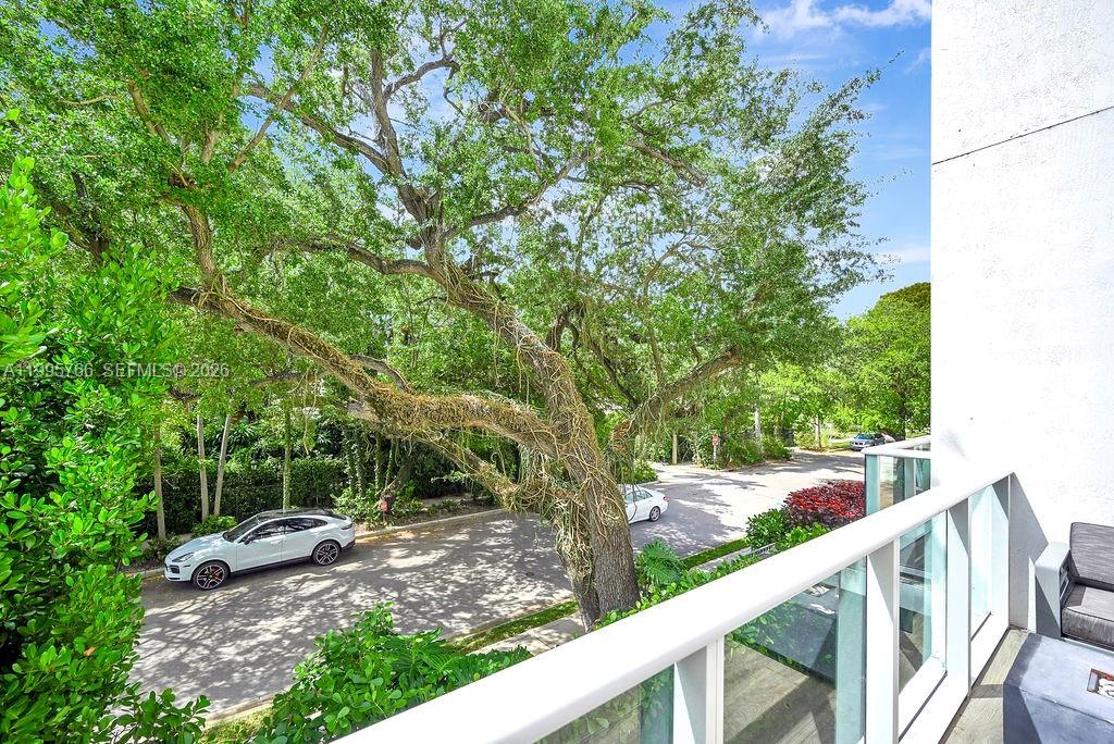 455 NE 39th St #205, Miami FL 33137