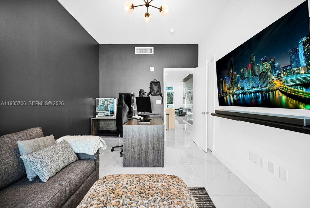 455 NE 39th St #205, Miami FL 33137