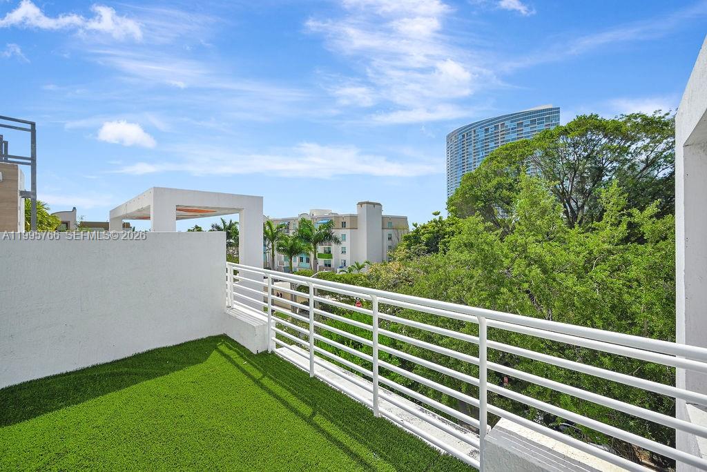 455 NE 39th St #205, Miami FL 33137