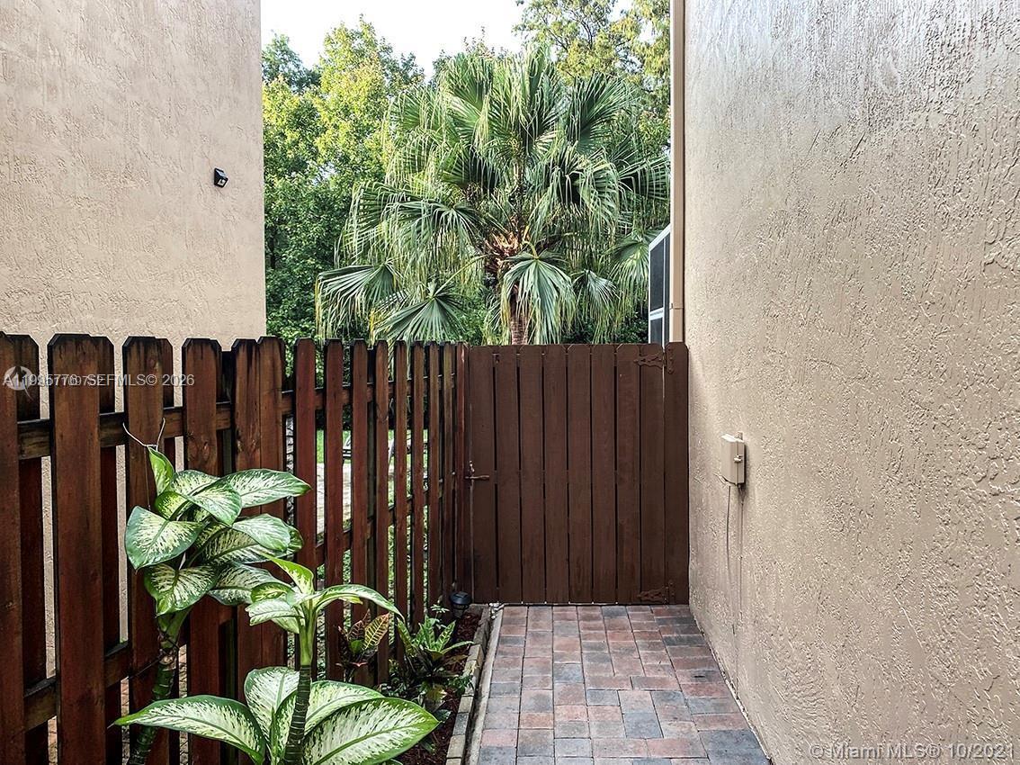 3657 Asperwood Cir, Coconut Creek FL 33073