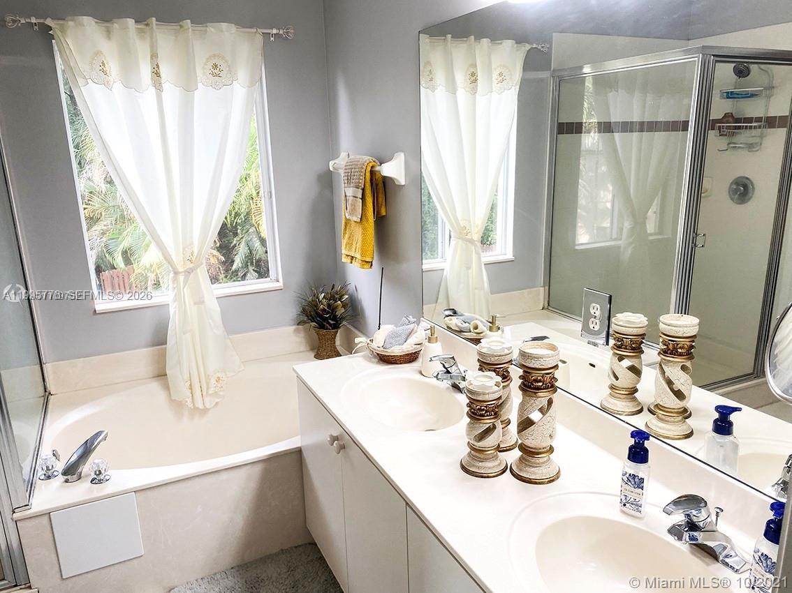 3657 Asperwood Cir, Coconut Creek FL 33073