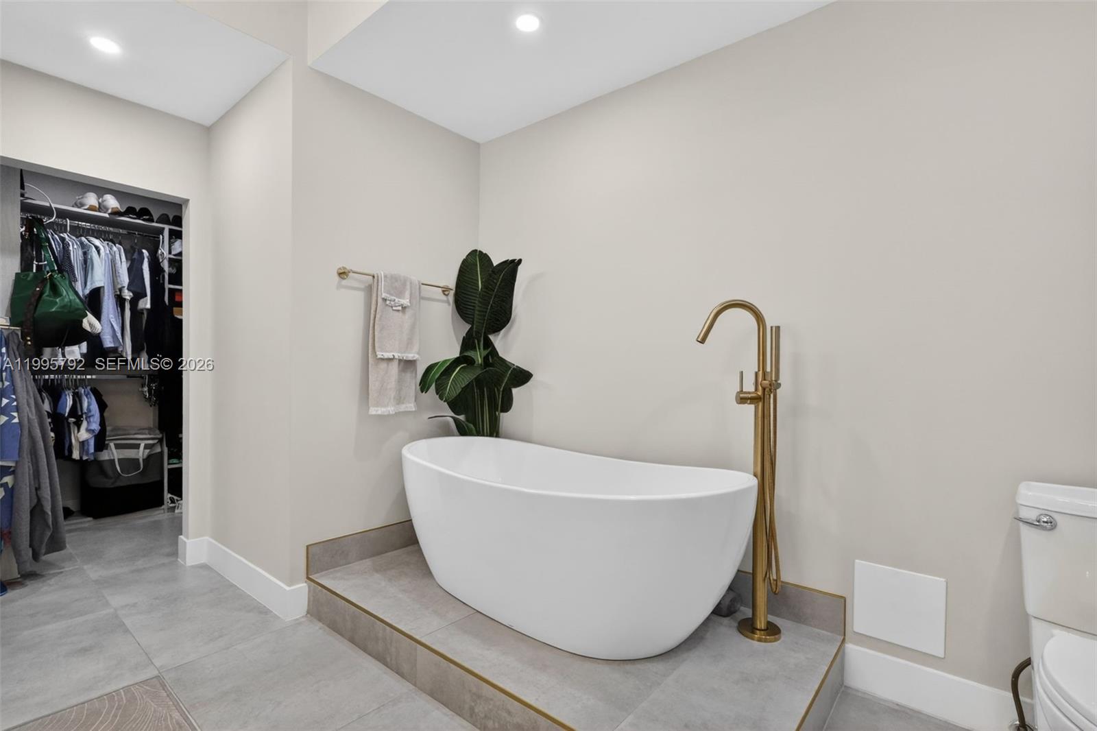 1000 ISLAND BL #3107, Aventura FL 33160