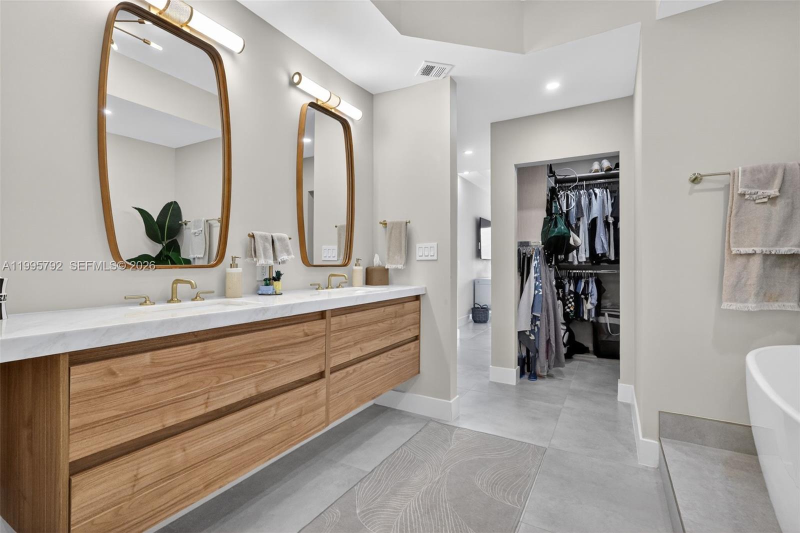 1000 ISLAND BL #3107, Aventura FL 33160
