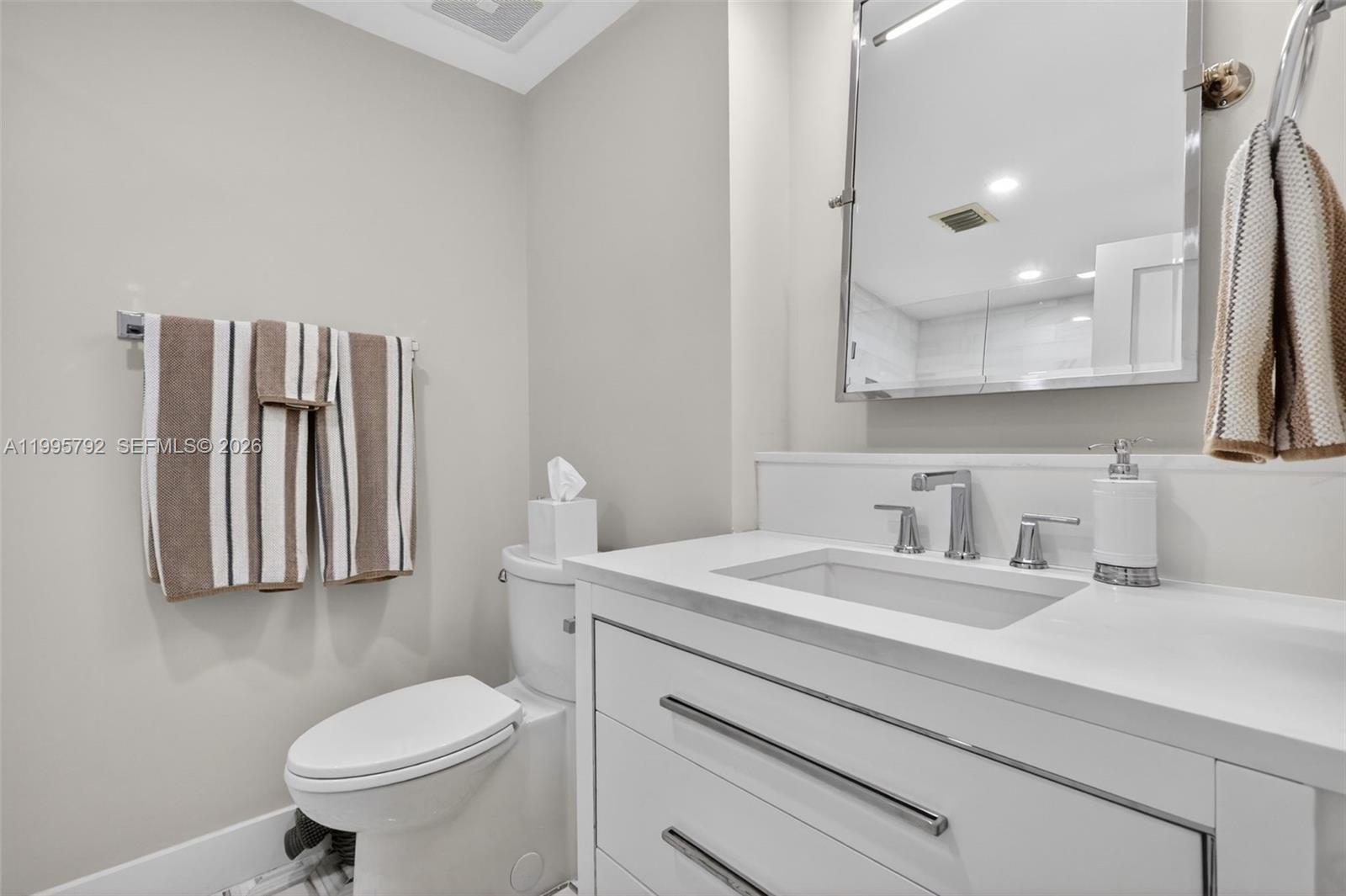 1000 ISLAND BL #3107, Aventura FL 33160