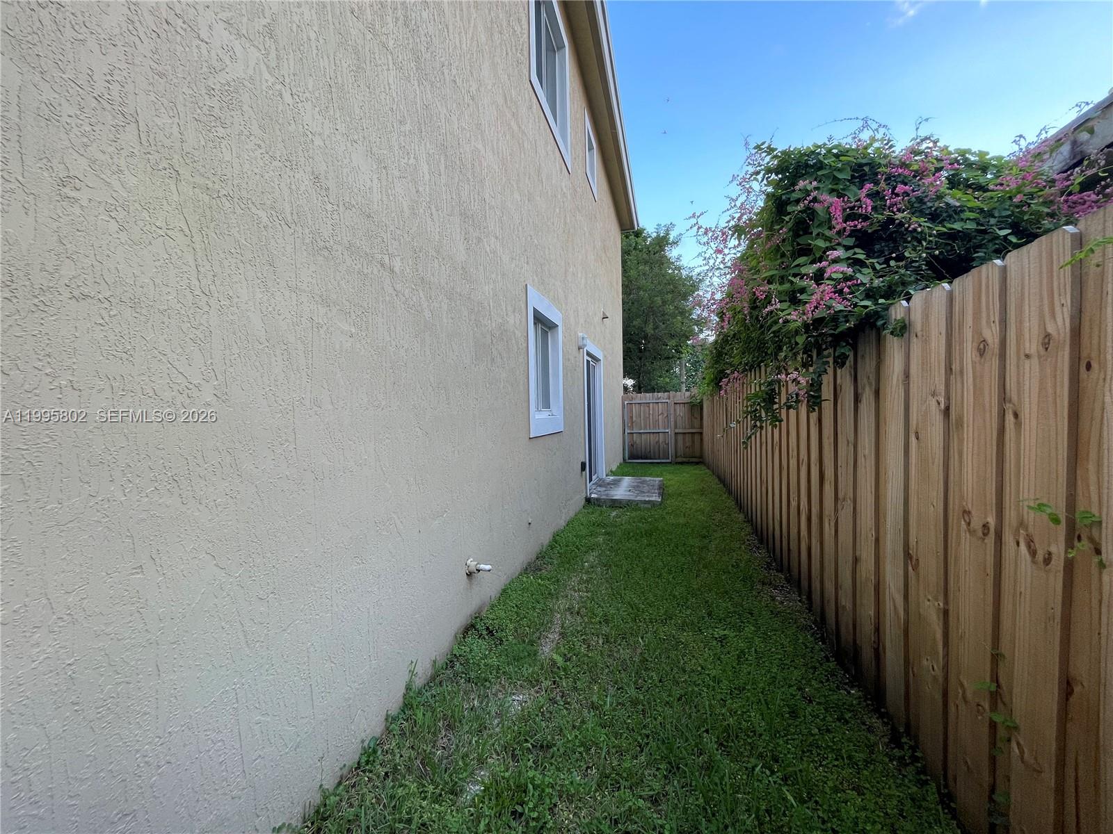 1531 NW 55th Ter #1533, Miami FL 33142