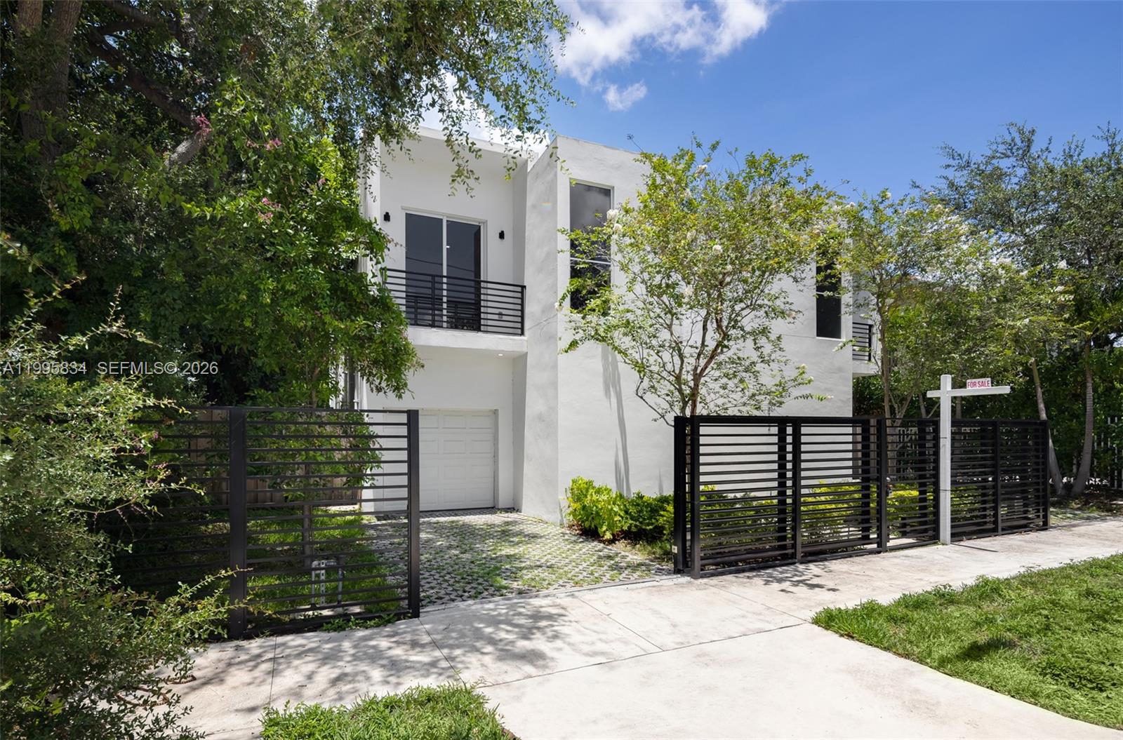 3164 Plaza St, Coconut Grove FL 33133