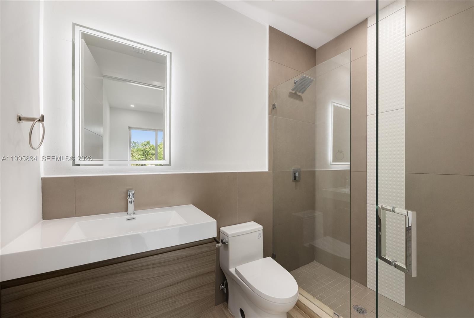 3164 Plaza St, Coconut Grove FL 33133