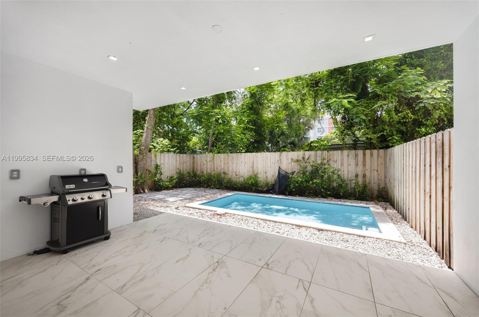 3164 Plaza St, Coconut Grove FL 33133