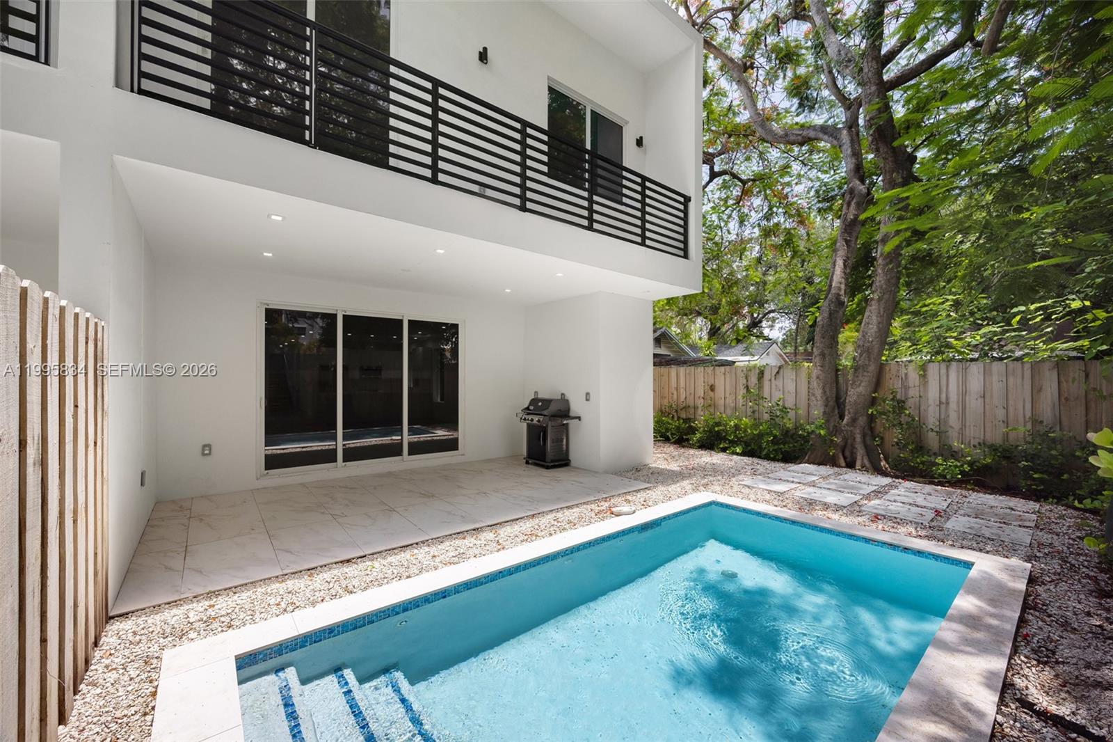 3164 Plaza St, Coconut Grove FL 33133
