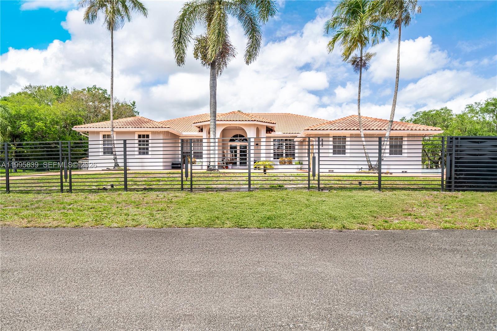 5303 SW 111th Ter, Davie FL 33328