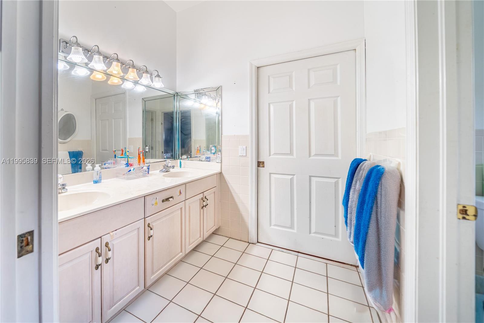 5303 SW 111th Ter, Davie FL 33328
