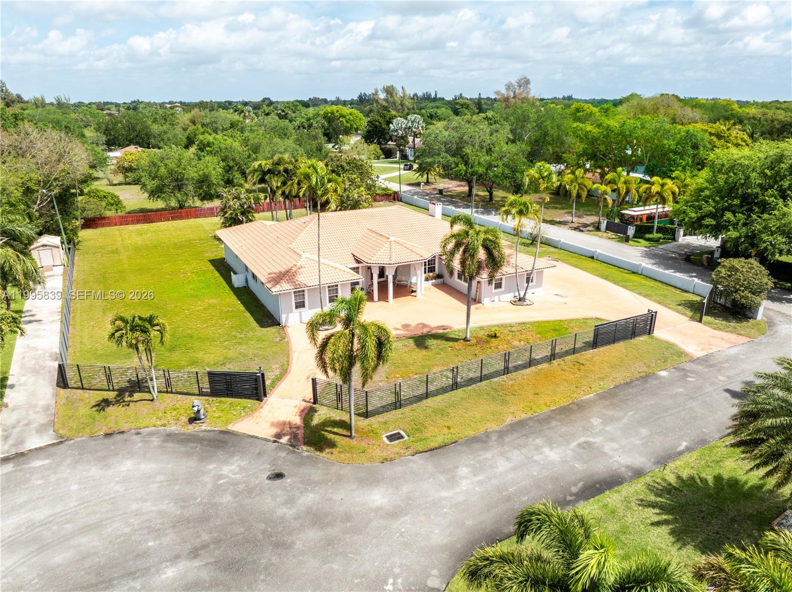 5303 SW 111th Ter, Davie FL 33328