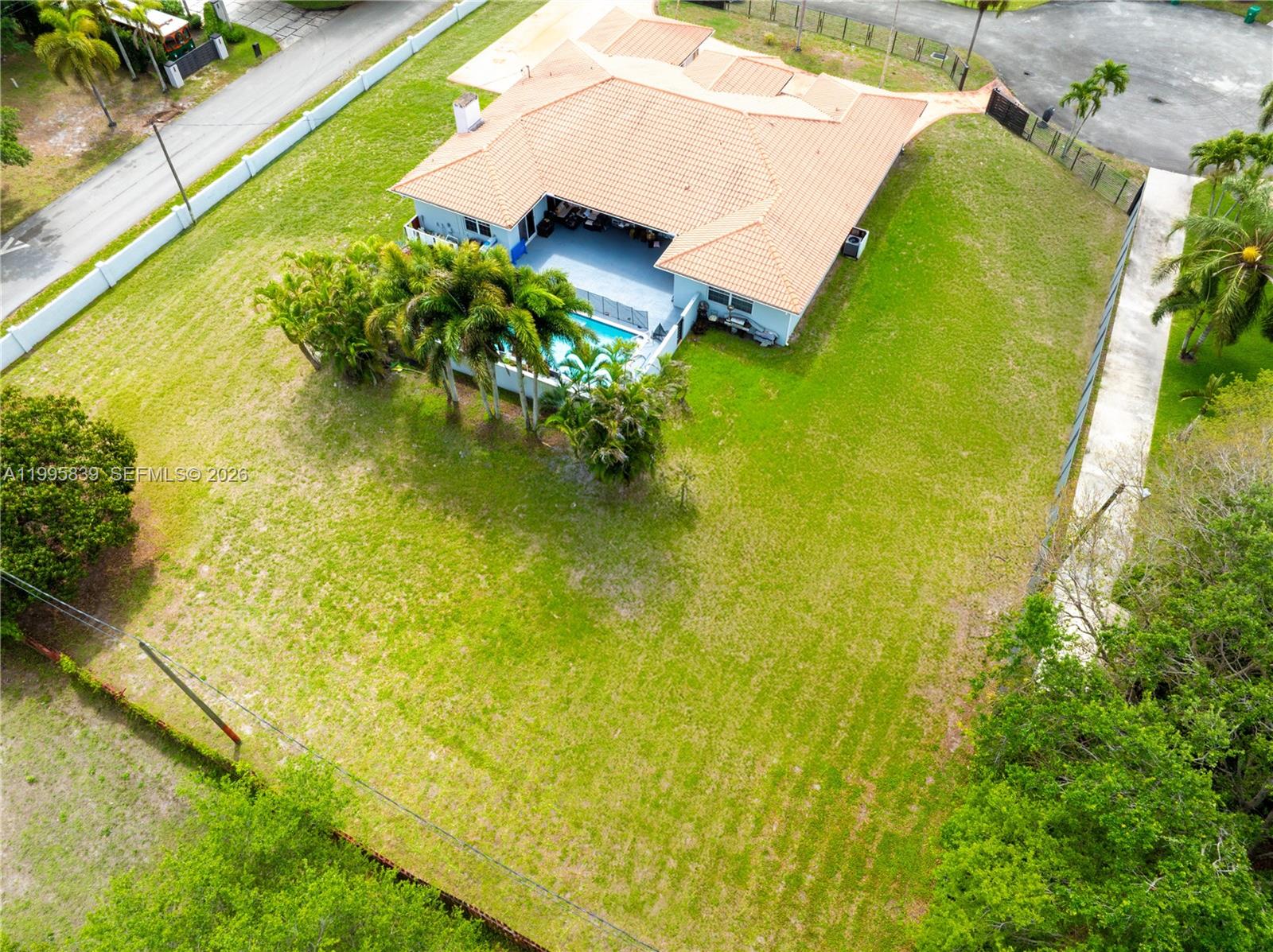 5303 SW 111th Ter, Davie FL 33328