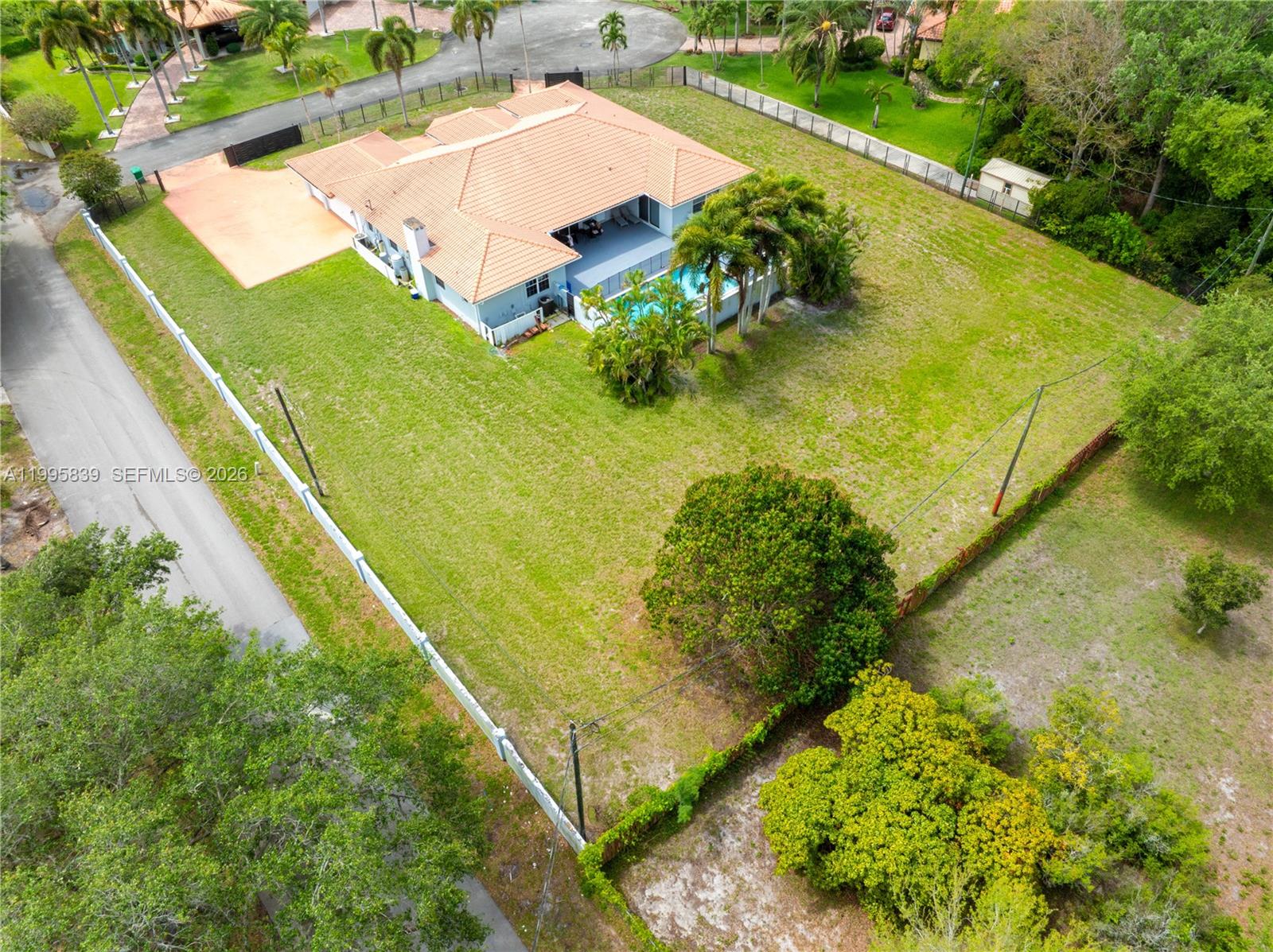 5303 SW 111th Ter, Davie FL 33328
