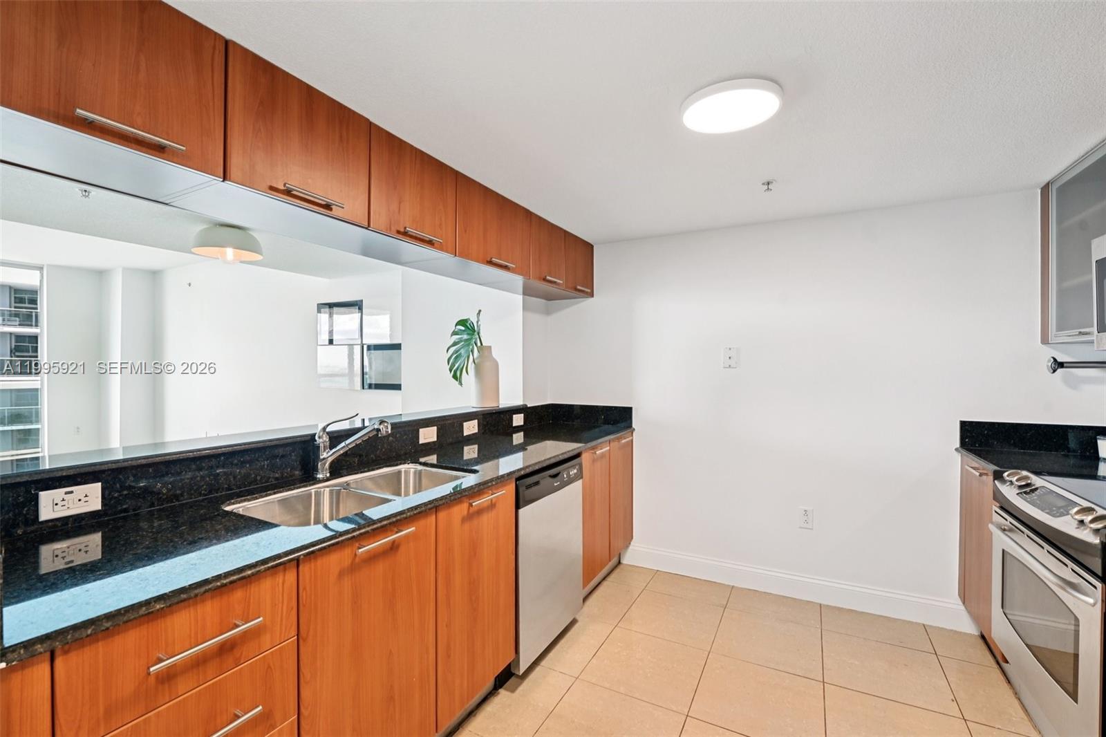 1800 N Bayshore Dr #2811, Miami FL 33132