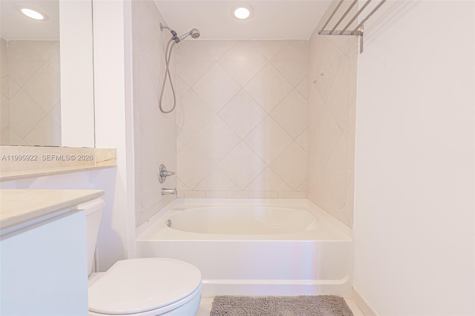 325 S Biscayne Blvd #3320, Miami FL 33131