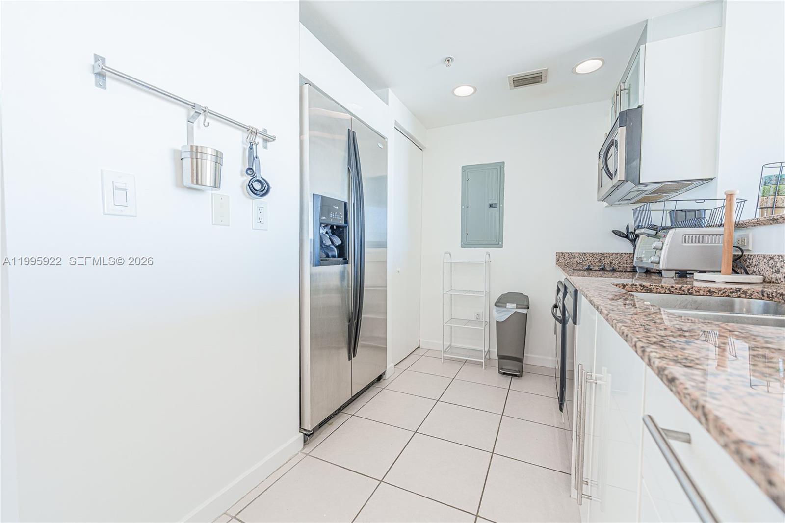 325 S Biscayne Blvd #3320, Miami FL 33131