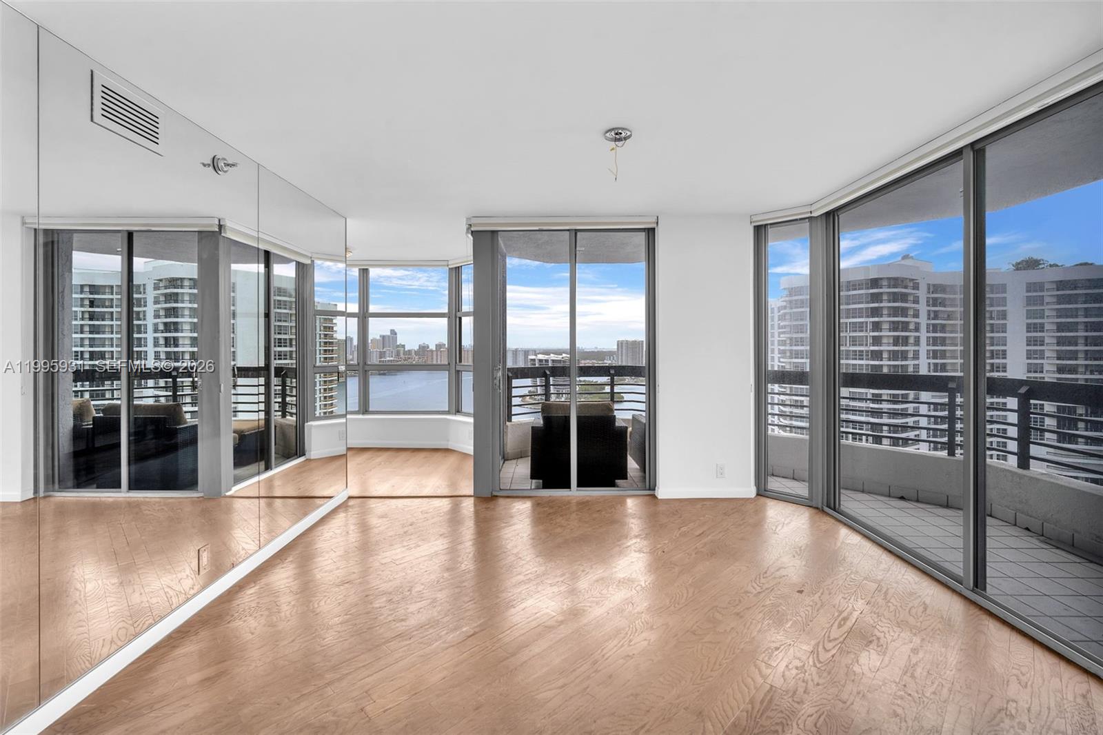 3500 Mystic Pointe Dr #3001, Aventura FL 33180
