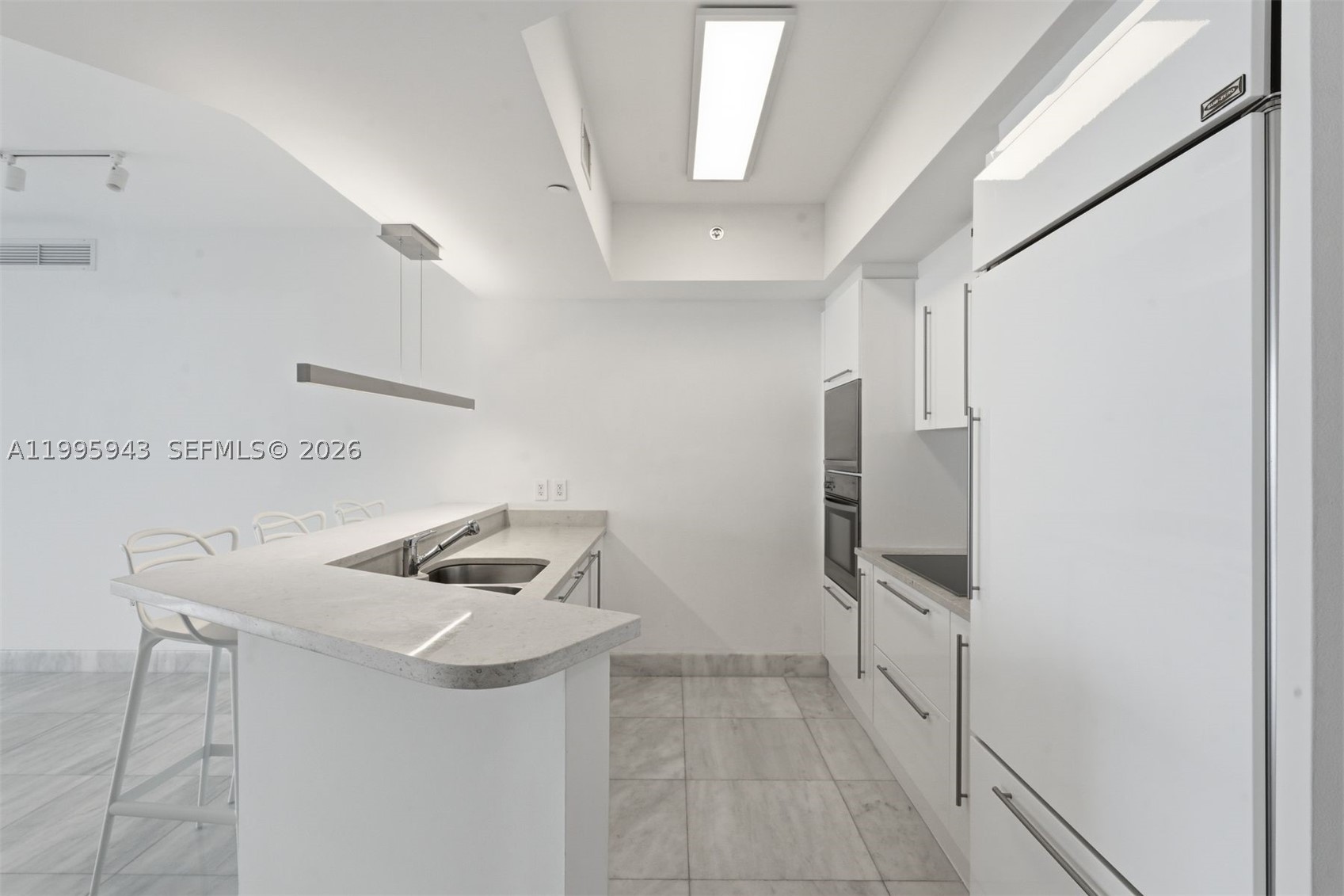 450 Alton Rd #910, Miami Beach FL 33139
