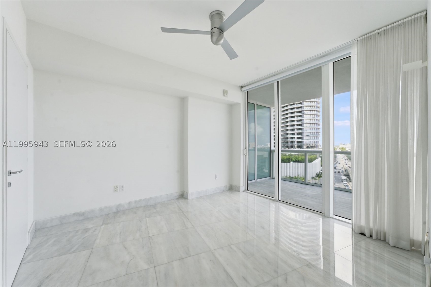 450 Alton Rd #910, Miami Beach FL 33139