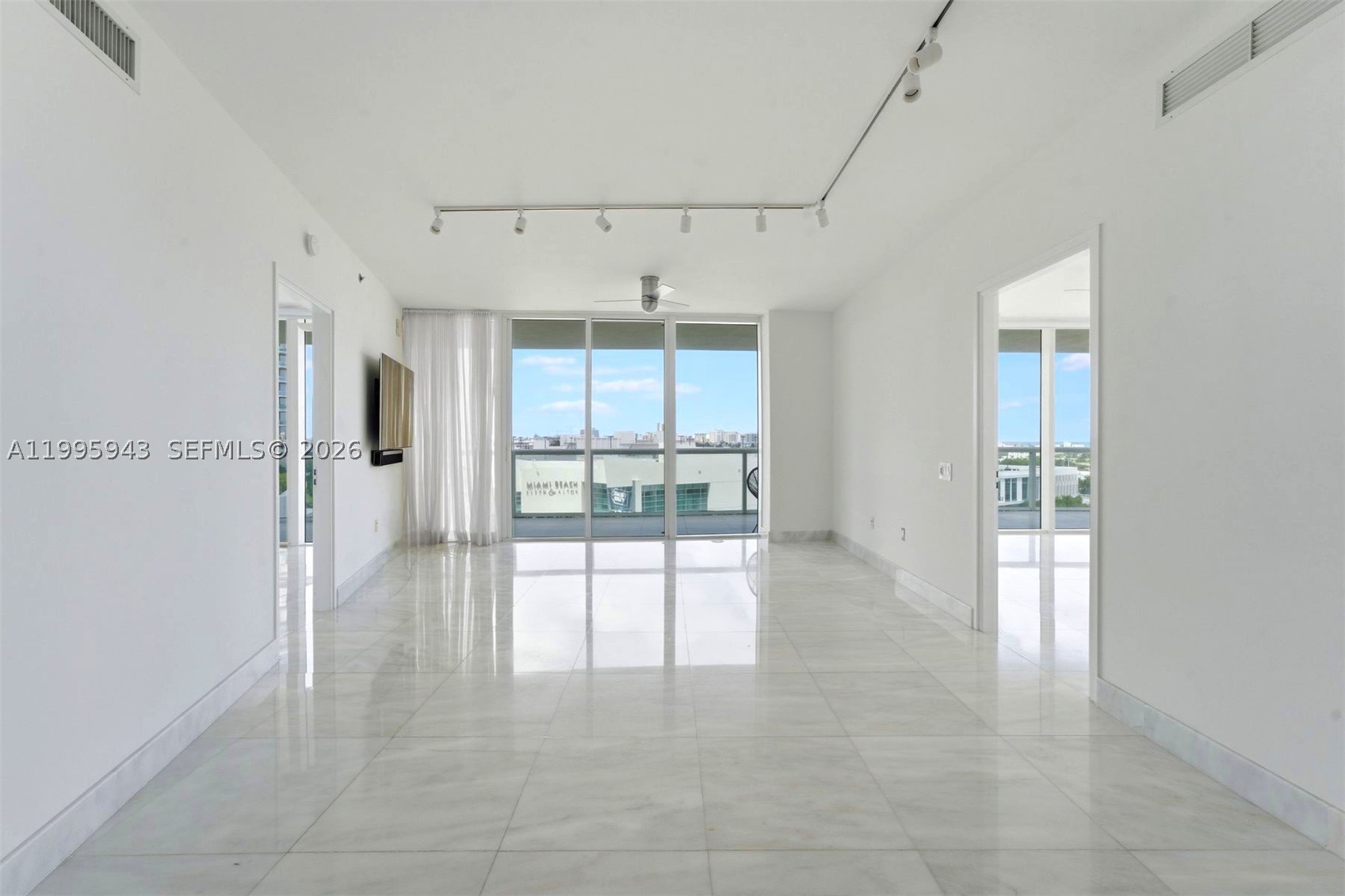450 Alton Rd #910, Miami Beach FL 33139