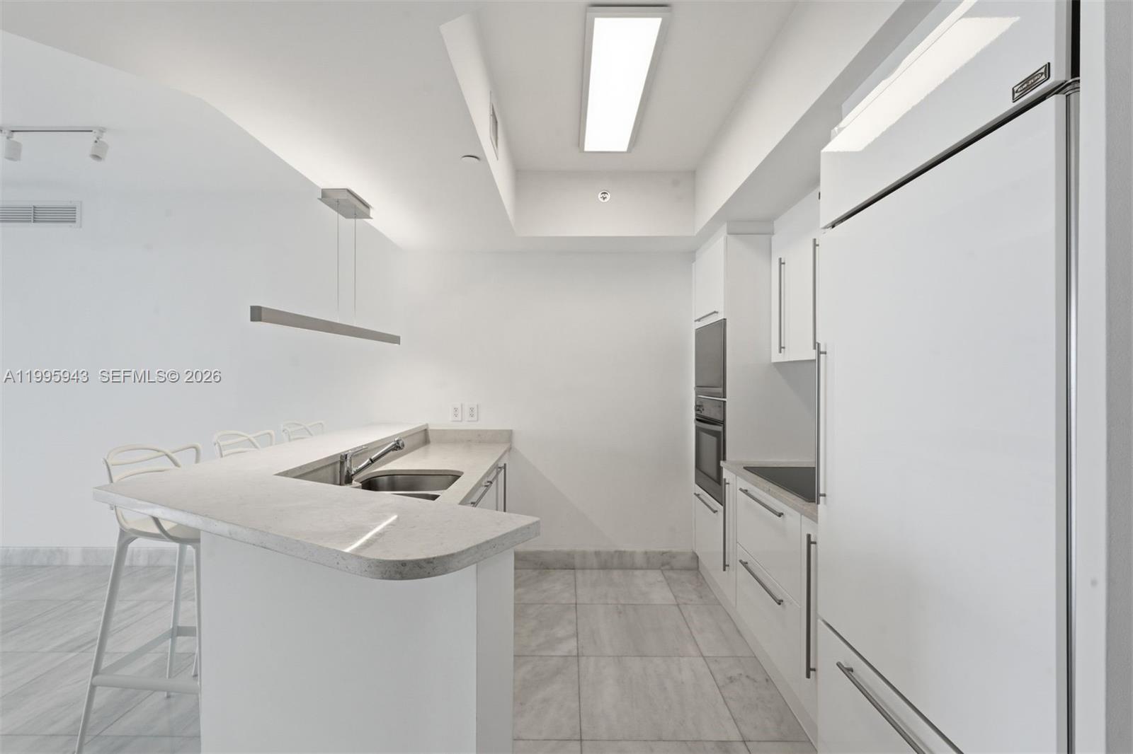 450 Alton Rd #910, Miami Beach FL 33139