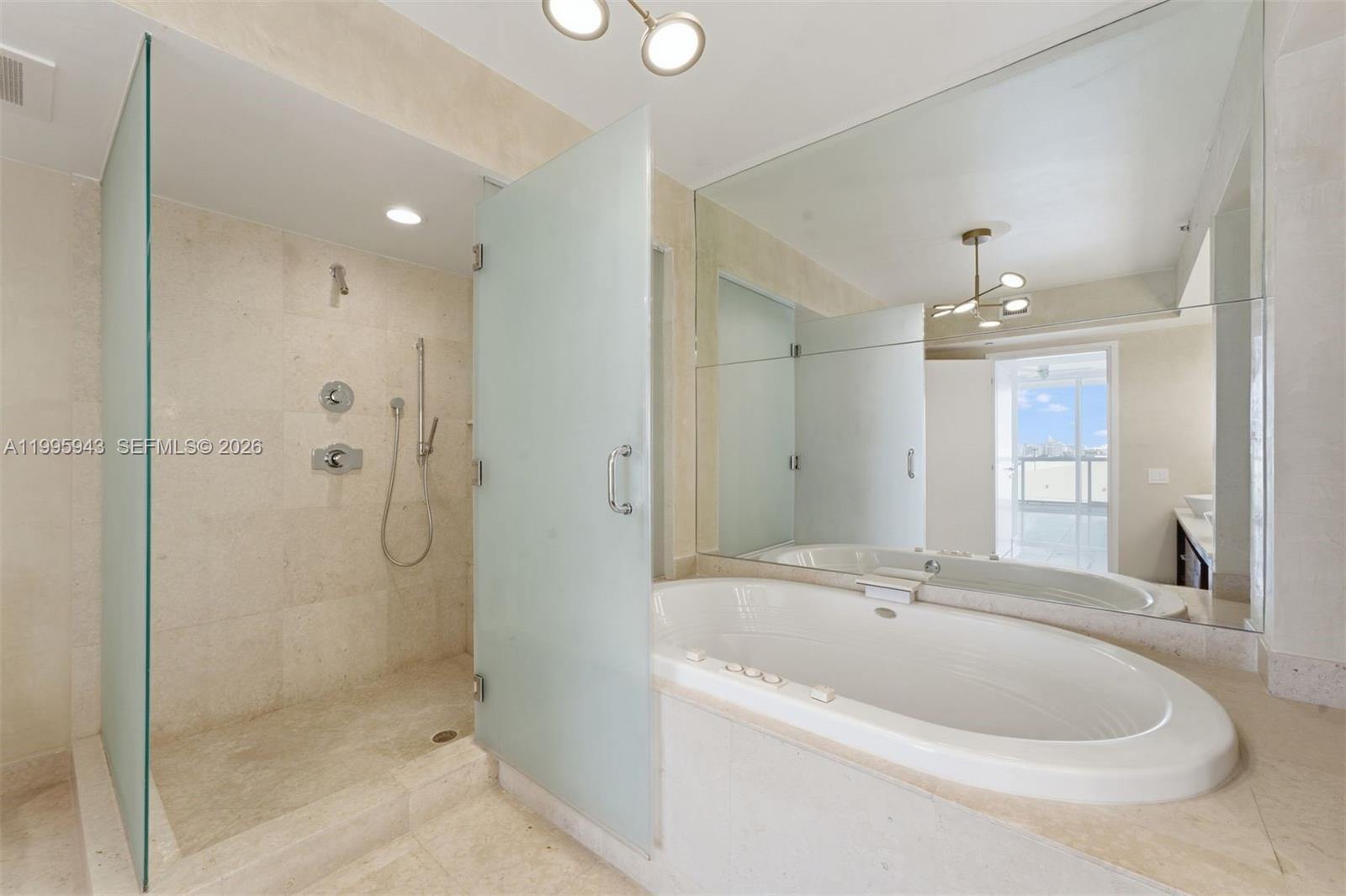 450 Alton Rd #910, Miami Beach FL 33139