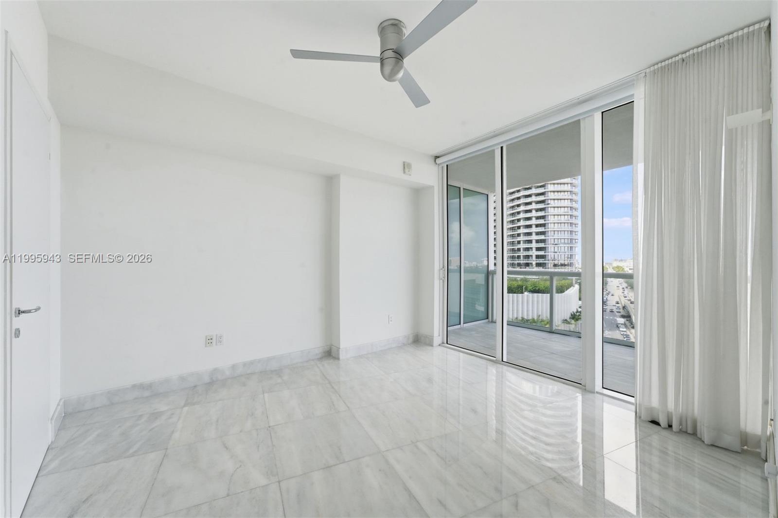 450 Alton Rd #910, Miami Beach FL 33139