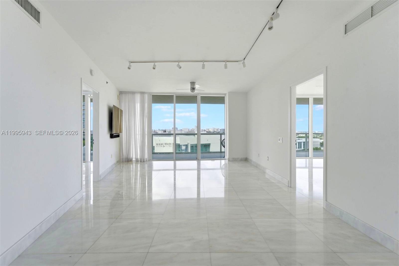 450 Alton Rd #910, Miami Beach FL 33139